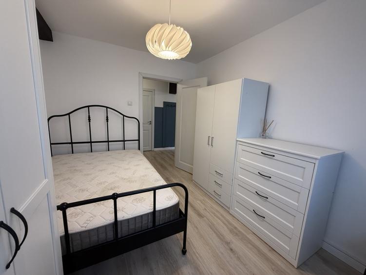Apartament cu 3 camere decomandat, mobilat în Tineretului