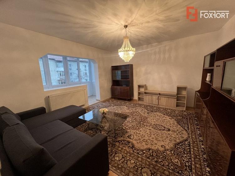 Apartament cu 4 camere decomandat, mobilat în Girocului
