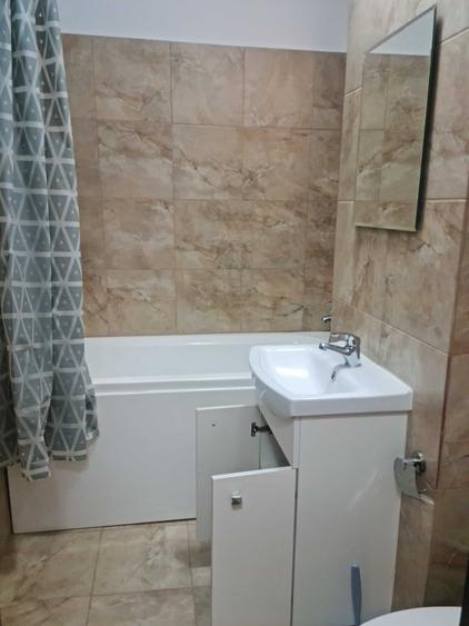 Apartament cu 2 camere semidecomandat în Victoriei