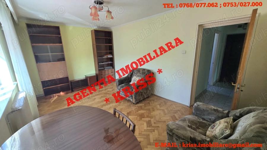 Apartament cu 4 camere decomandat în Teilor