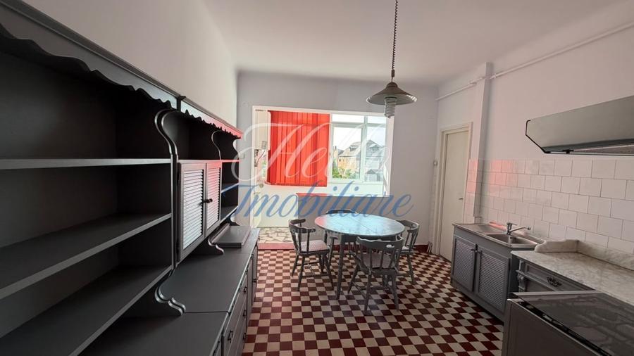 Apartament cu 3 camere decomandat, mobilat în Gară