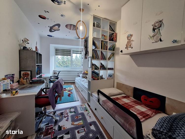 Apartament cu 3 camere semidecomandat, mobilat în Florești