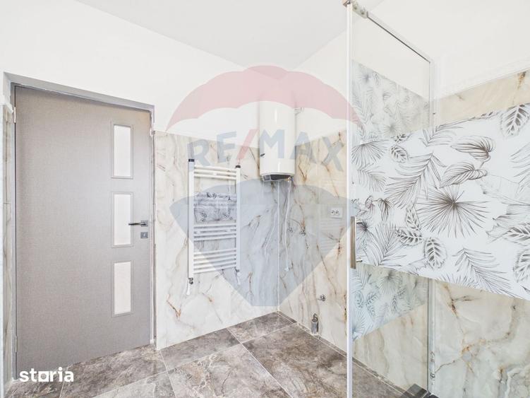 Casă cu 5 camere cu Teren 457 Mp în Vărăști