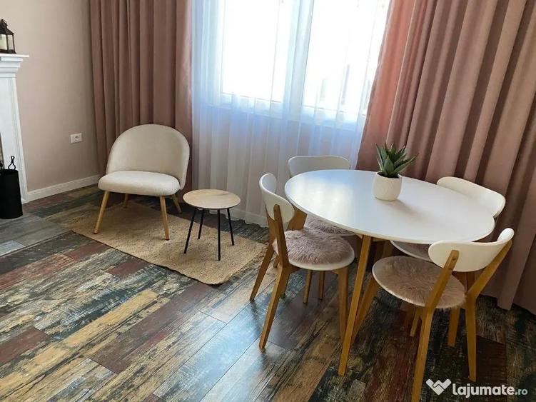 Casă cu 4 camere cu Teren 1200 Mp în Central