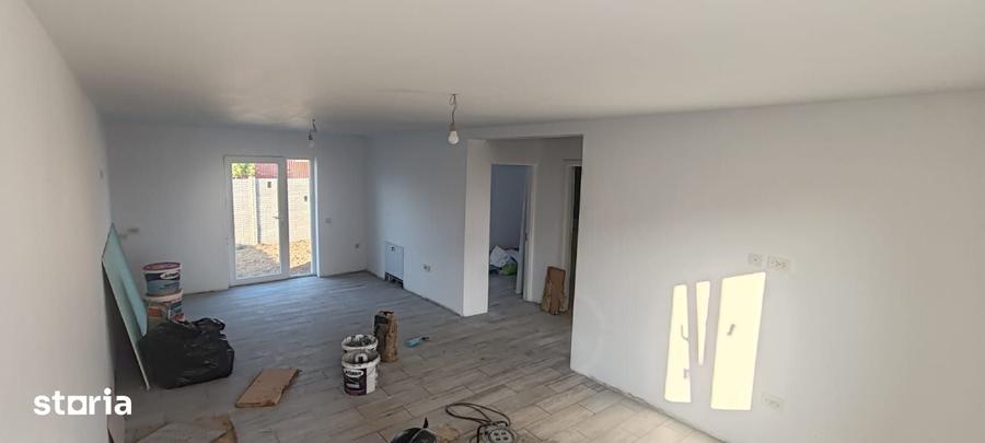 Casă cu 3 camere cu Teren 280 Mp în Central