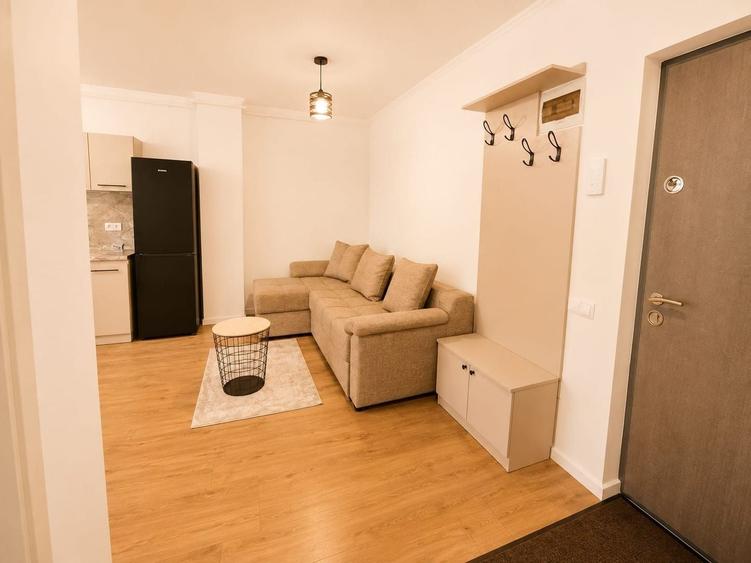 Apartament cu 2 camere semidecomandat, mobilat în Florești