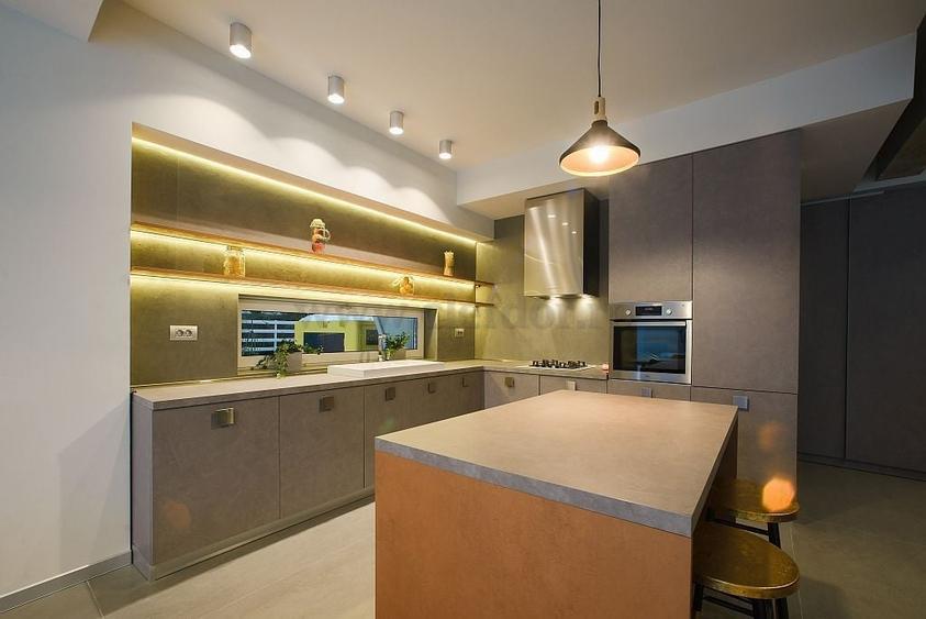 Apartament cu 4 camere decomandat, mobilat în Iancu Nicolae