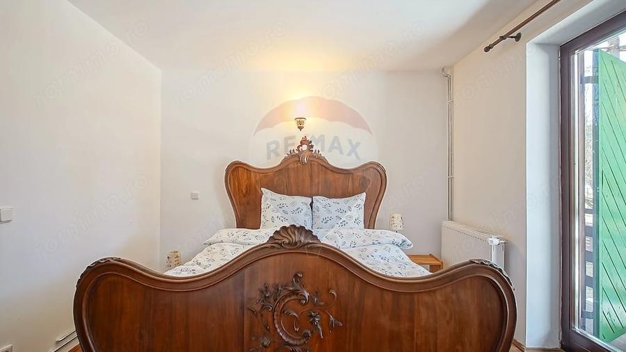 Casă cu 16 camere cu Teren 1368 Mp în Timișu de Sus