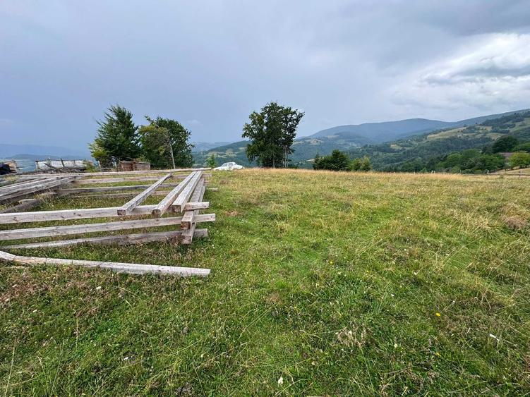 Teren de 600 mp, în Poiana Vadului