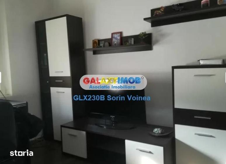 Apartament cu 4 camere semidecomandat în Militari