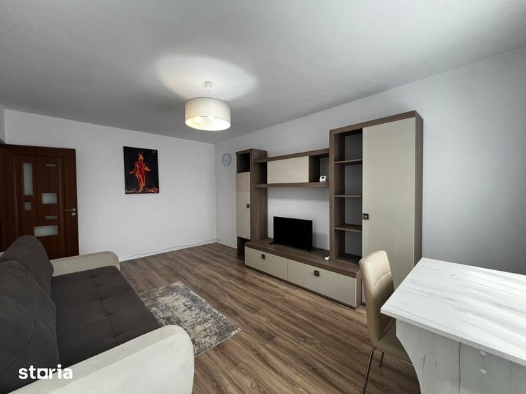 Apartament cu 3 camere decomandat în Nicolina