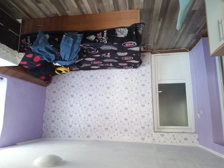 Casă cu 2 camere cu Teren 2400 Mp în Războieni