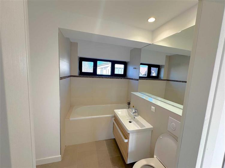 Casă cu 4 camere cu Teren 180 Mp în Pipera