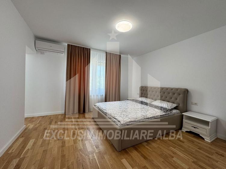 Casă individuală cu 4 camere cu Canalizare în Cetate