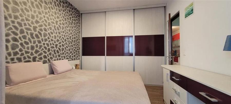 Apartament cu 2 camere semidecomandat, mobilat în Gușterița