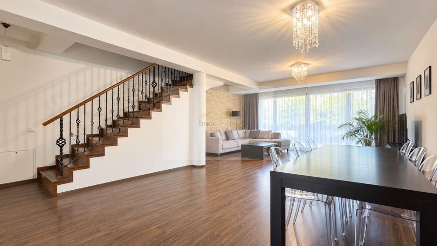 Duplex cu 5 camere cu Canalizare în Bună Ziua