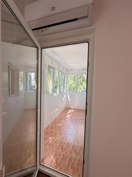 Apartament cu 3 camere decomandat, mobilat în Băneasa
