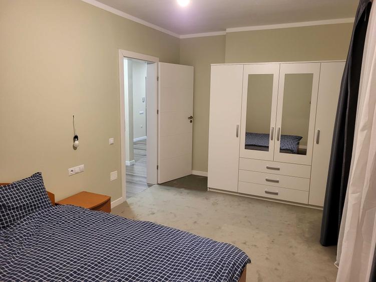 Apartament cu 3 camere decomandat în Florești