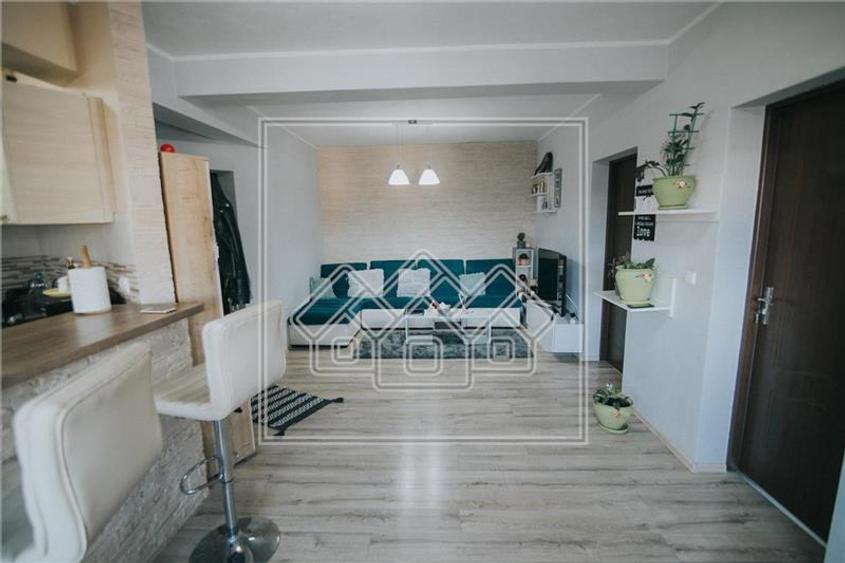 Ap. cu 3 camere,  2 balcoane si gradina - Zona Turnisor - 2