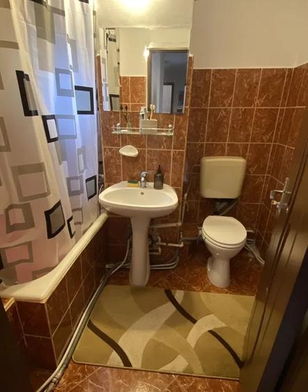 Apartament cu 3 camere în Cetate