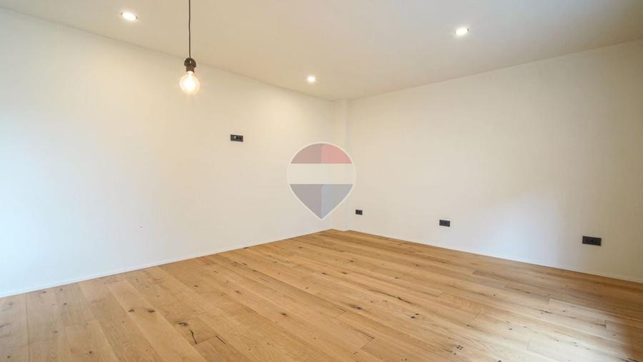 Apartament cu 3 camere decomandat în Centrul Istoric
