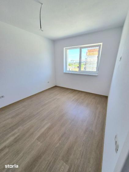 Apartament cu 3 camere în Tractorul