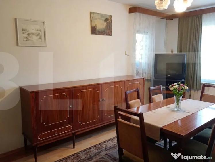 Apartament cu 3 camere decomandat în Lenin