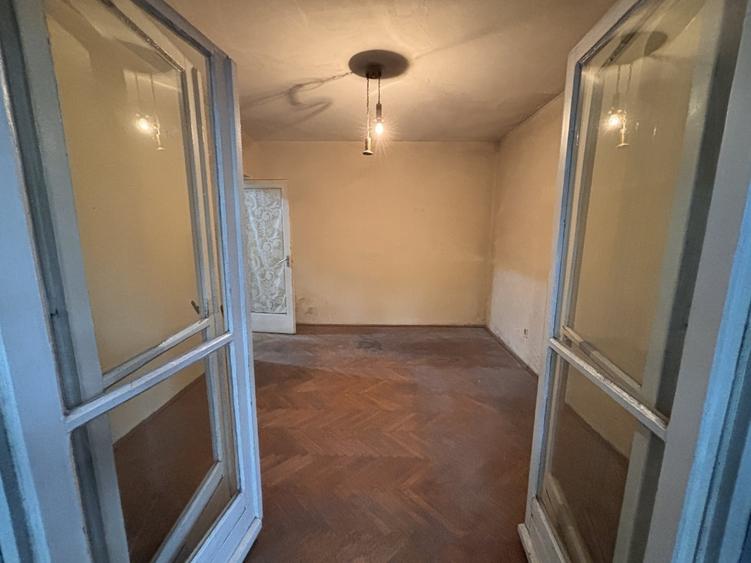 Apartament cu 3 camere decomandat în Ștefan cel Mare
