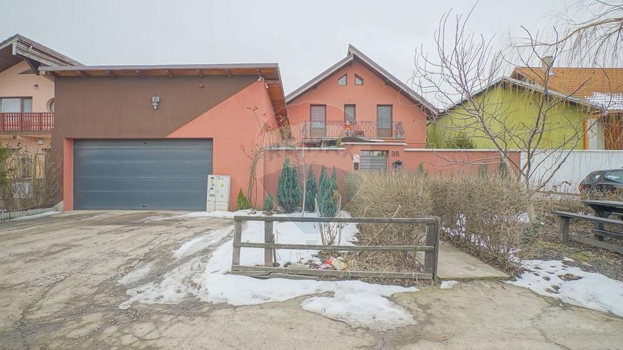 Casă individuală cu 5 camere cu Teren 512 Mp în Sânpetru
