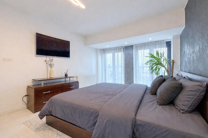 Penthouse cu 4 camere decomandat, mobilat în Gemenii