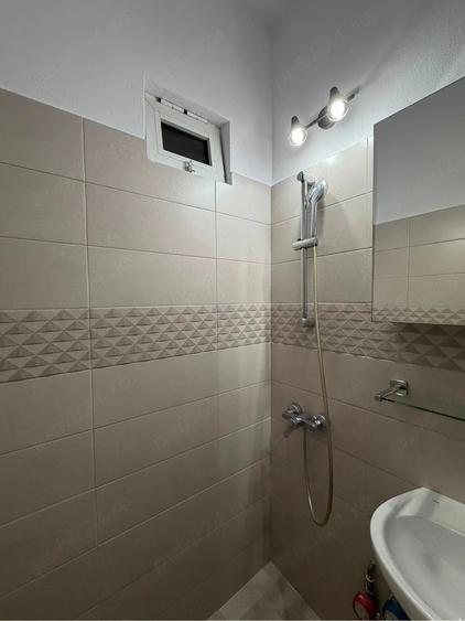 Garsonieră decomandată în Troianu