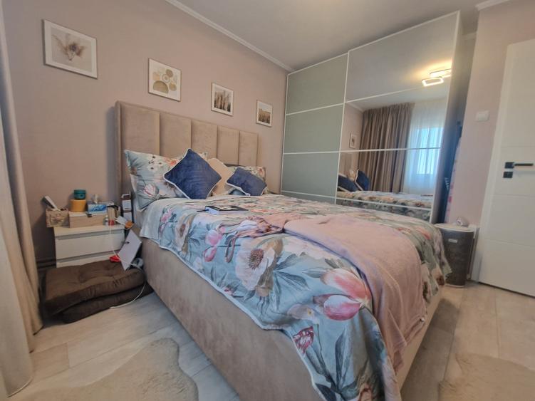 Apartament cu 3 camere decomandat în CET
