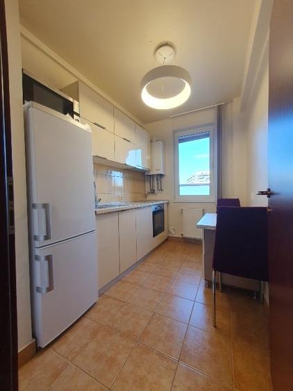 Apartament cu 2 camere decomandat, mobilat în Central
