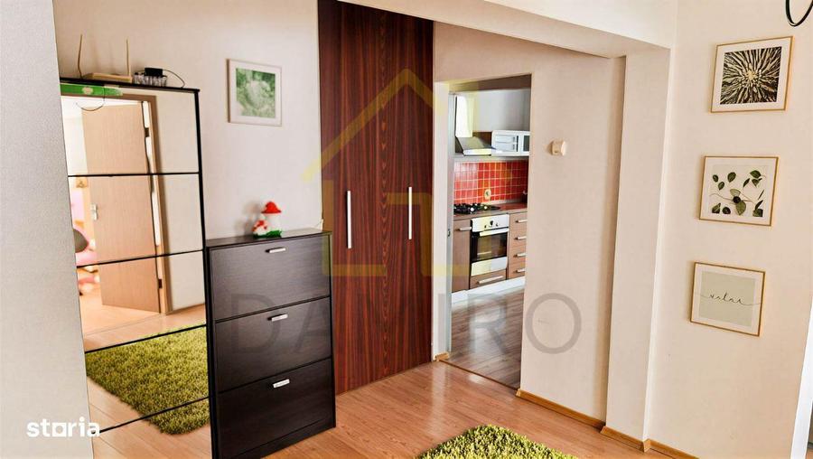 Apartament cu 3 camere decomandat în Titan