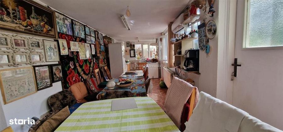 Casă cu 4 camere în Câlnic