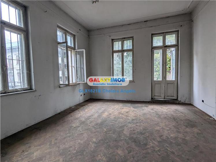 Casă cu 10 camere cu Teren 521 Mp în Cișmigiu