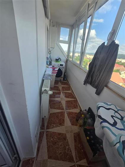 Apartament cu 3 camere decomandat, mobilat în Central