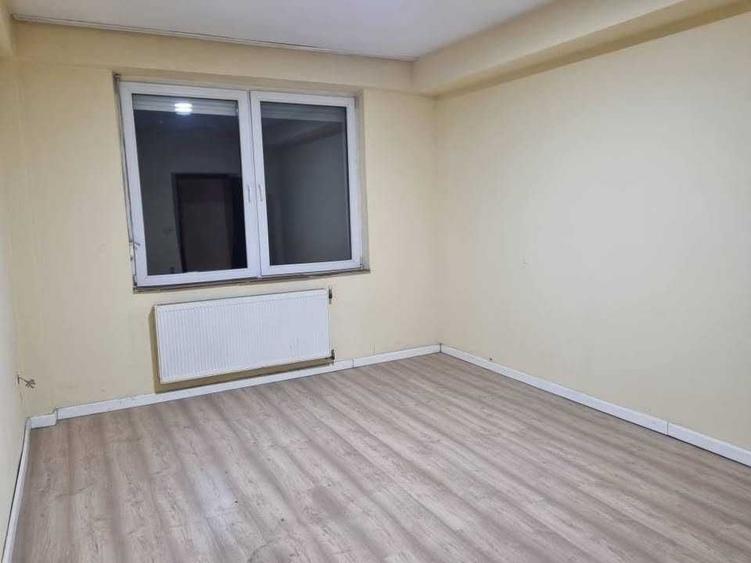 Apartament cu 3 camere decomandat în Iosia