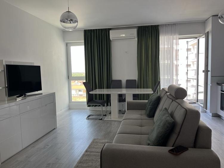 Apartament cu 3 camere decomandat în Torontalului
