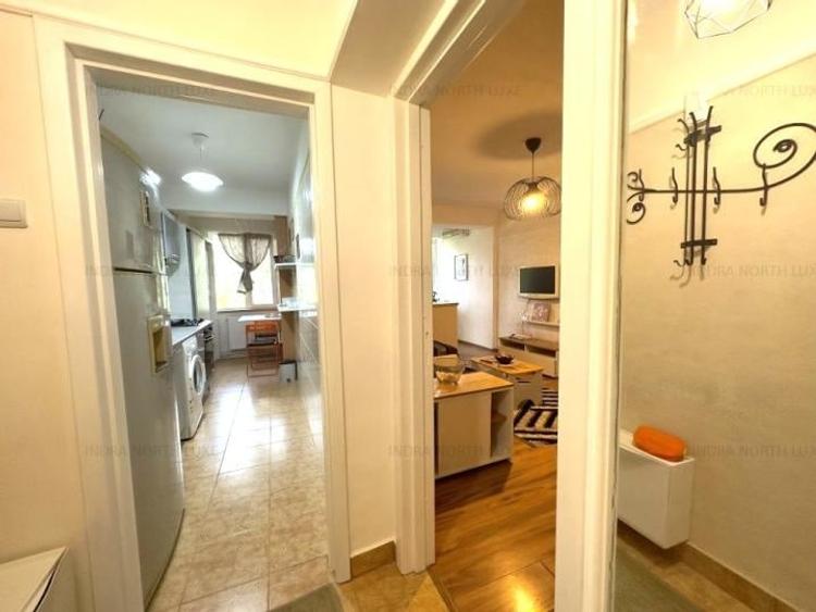 Apartament cu 2 camere semidecomandat, mobilat în 1 Mai