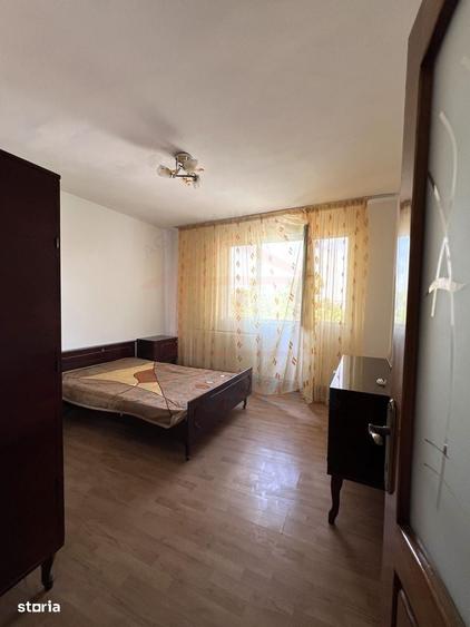 Apartament cu 3 camere decomandat în Micro 13