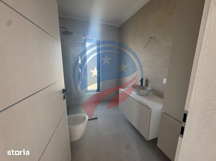 Casă cu 3 camere cu Teren 445 Mp în Cârcea