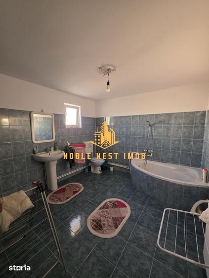 Casă cu 4 camere cu Teren 2340 Mp în Calea București