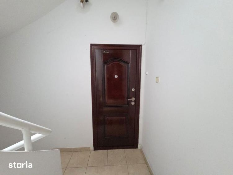 Apartament cu 3 camere, mobilat în Victoriei