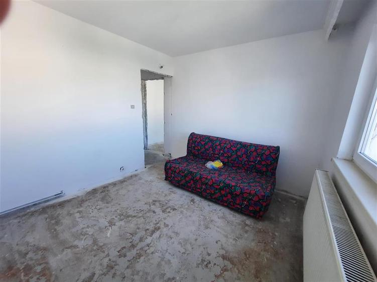 Apartament cu 2 camere semidecomandat în 9 Mai