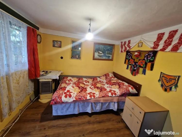 Casă cu 3 camere cu Teren 2100 Mp în Lunca