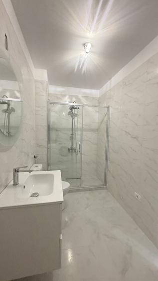 Apartament cu 2 camere semidecomandat, mobilat în Florești