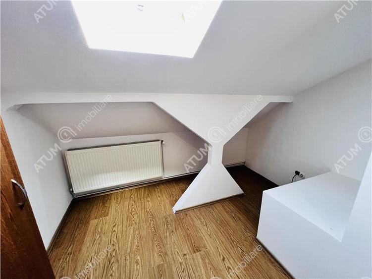 Apartament cu 3 camere semidecomandat, mobilat în Aeroport