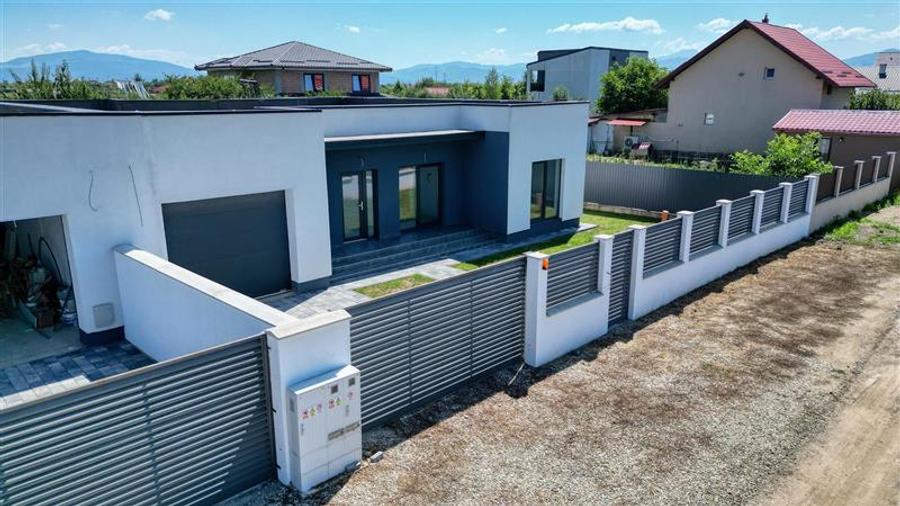 Casă cu 4 camere cu Teren 500 Mp în Hărman