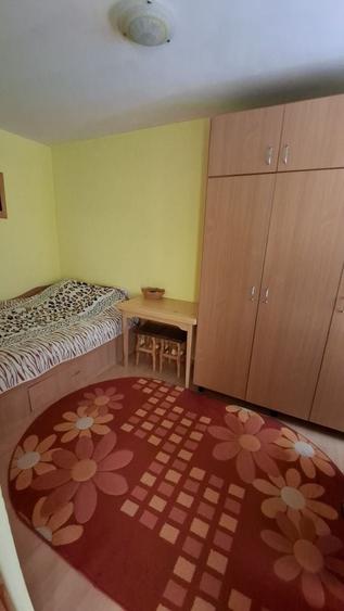 Apartament cu 3 camere nedecomandat în Podu Roș